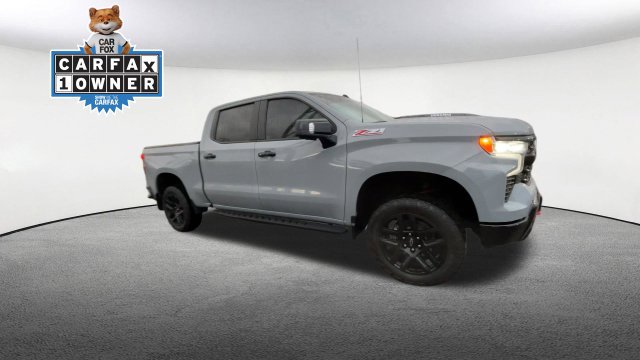 Used 2024 Chevrolet Silverado 1500 LT Trail Boss w/ LT Trail Boss Premium Package AWD/4WD image 2