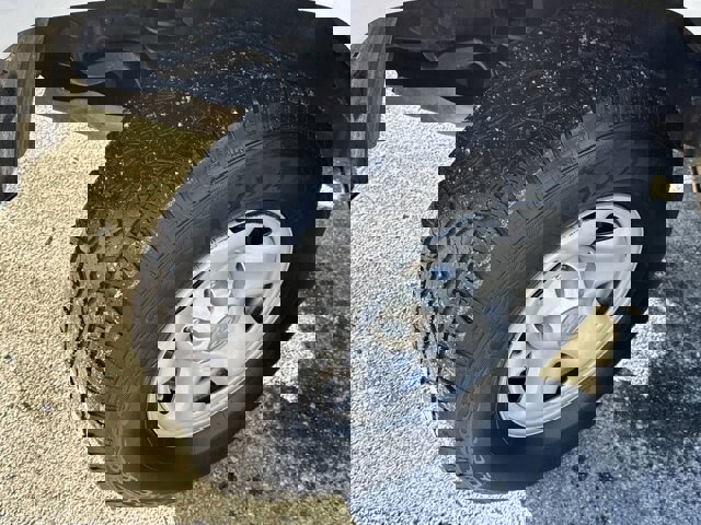 Used 2019 Toyota Tacoma SR image 2