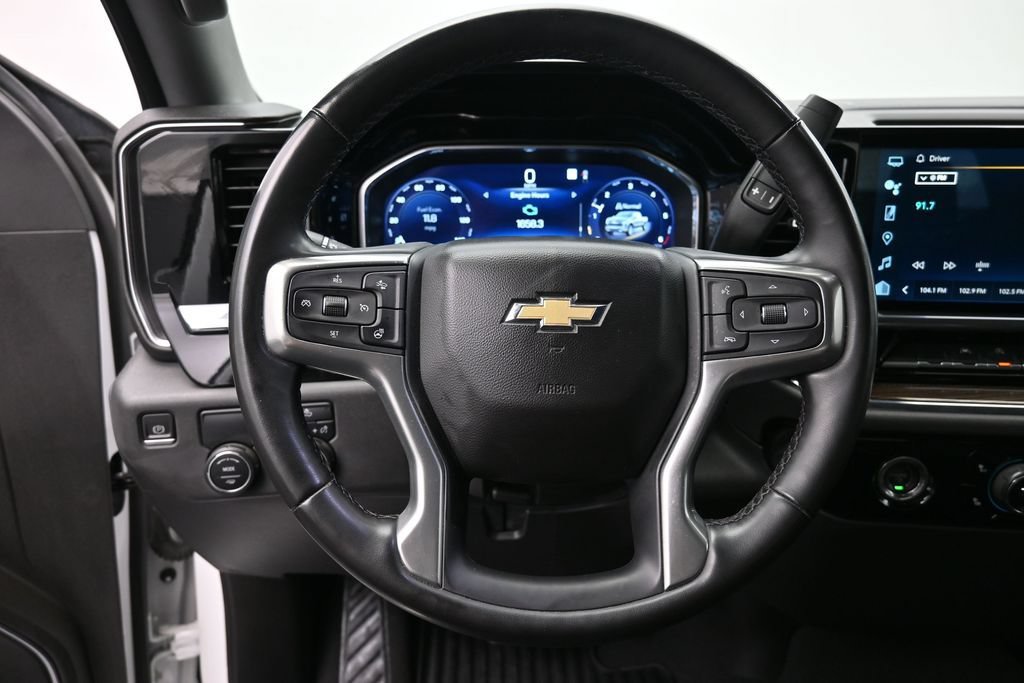 Used 2023 Chevrolet Silverado 1500 LT RWD image 9
