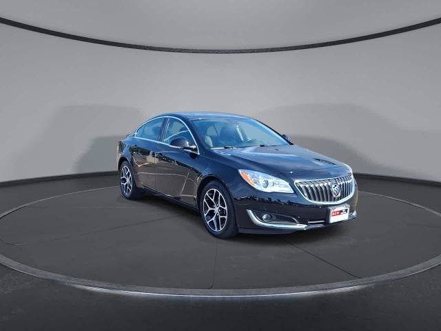 Used 2017 Buick Regal Sport Touring FWD image 2