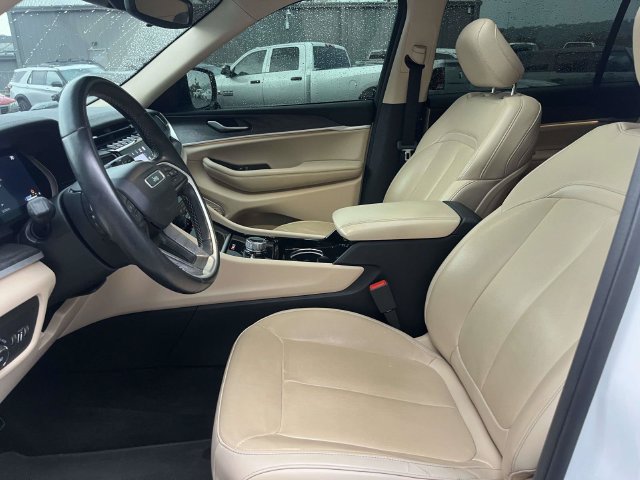 Used 2021 Jeep Grand Cherokee L Limited AWD/4WD image 22