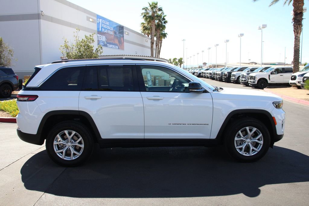Used 2023 Jeep Grand Cherokee Limited AWD/4WD image 10
