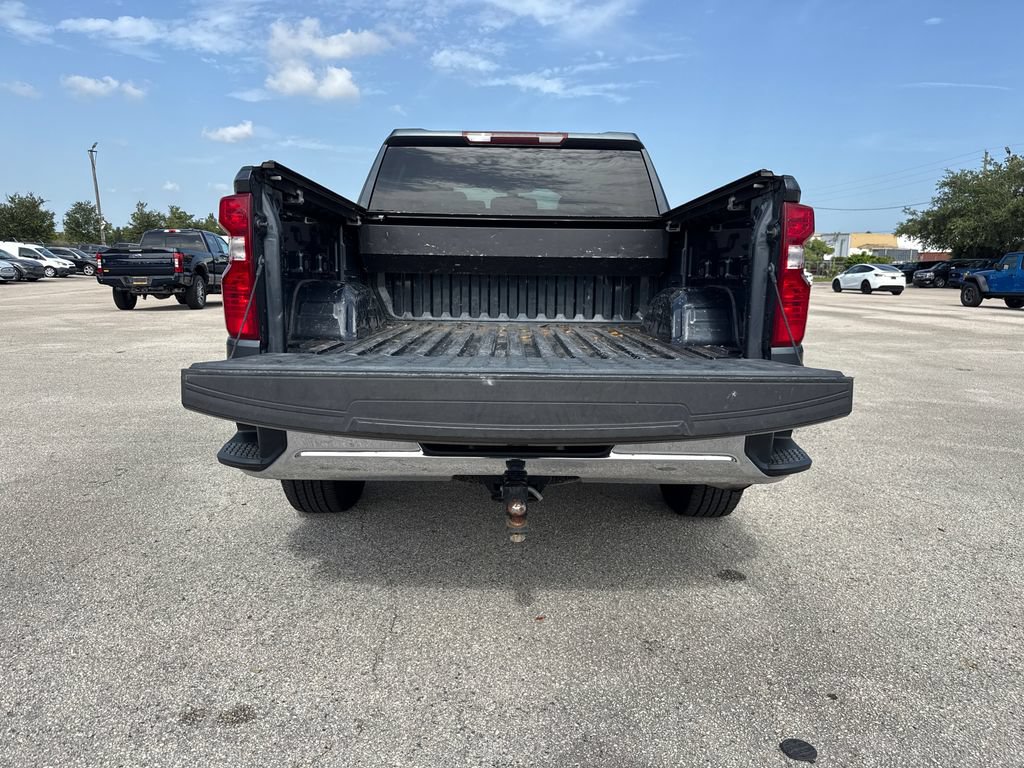 Used 2021 Chevrolet Silverado 1500 LT AWD/4WD image 27