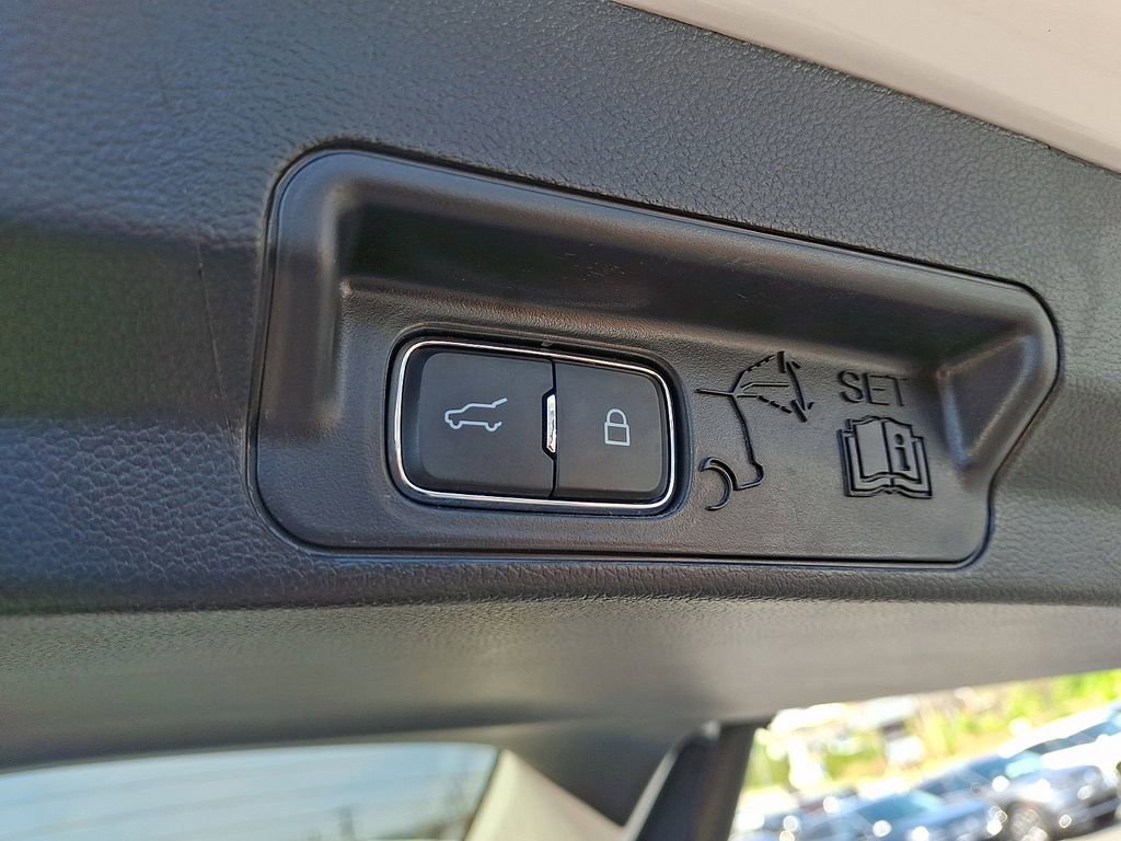 Certified 2025 Ford Explorer Active w/ Active Comfort Package AWD/4WD image 29