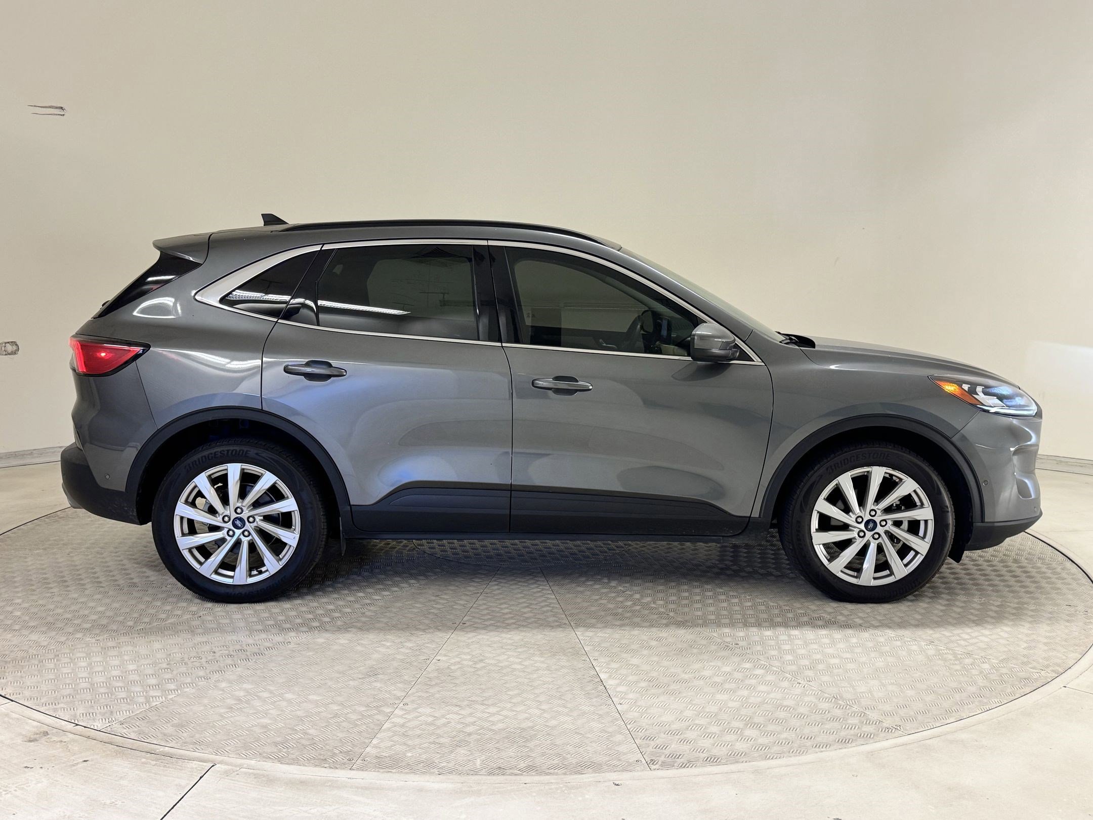 Certified 2022 Ford Escape Titanium w/ Titanium Elite Package image 6