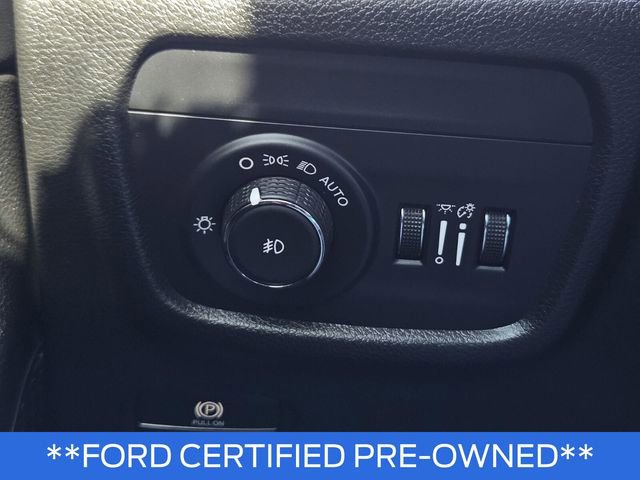 Used 2024 Jeep Grand Cherokee Limited w/ Black Appearance Package image 18