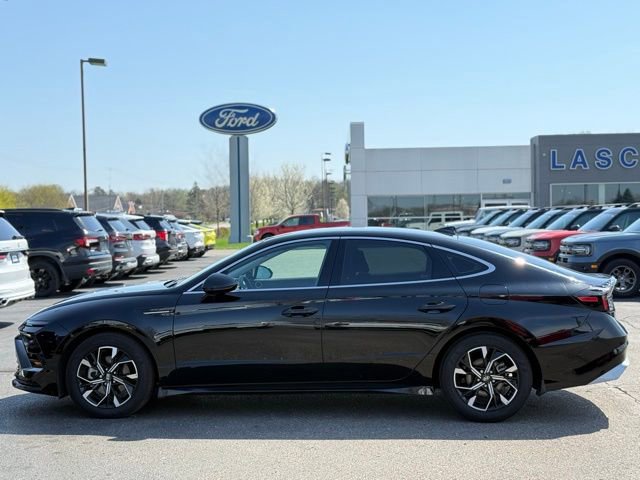 Used 2025 Hyundai Sonata SEL AWD/4WD image 4