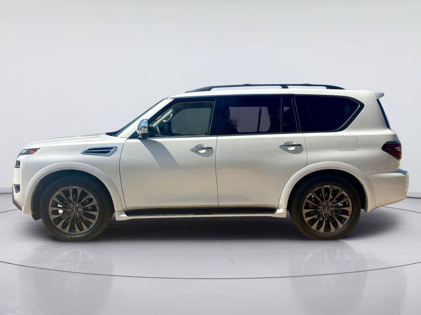 Used 2023 Nissan Armada Platinum w/ Captain's Chairs Package AWD/4WD image 5