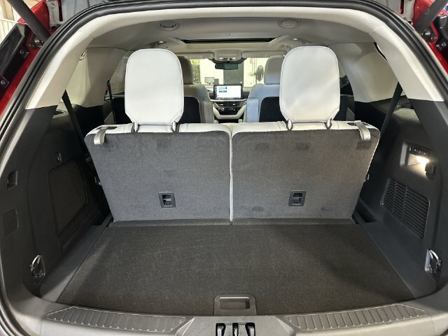 Certified 2026 Ford Explorer Platinum w/ LUX Leather Package AWD/4WD image 26