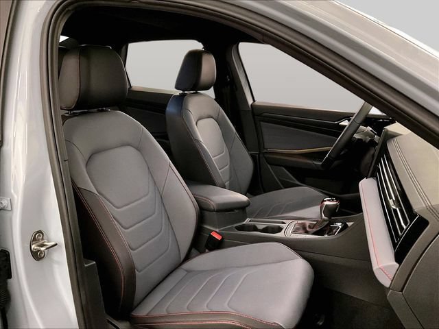 Used 2025 Volkswagen Jetta GLI Autobahn FWD image 7