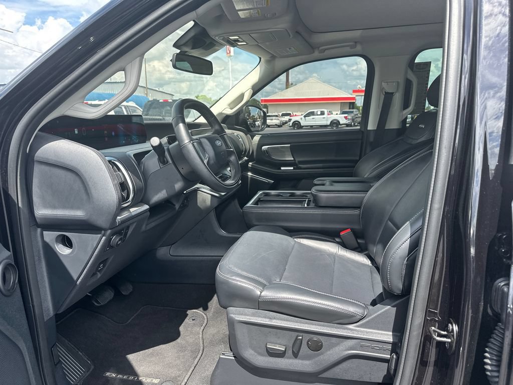 Certified 2025 Ford Expedition Max Platinum AWD/4WD image 9
