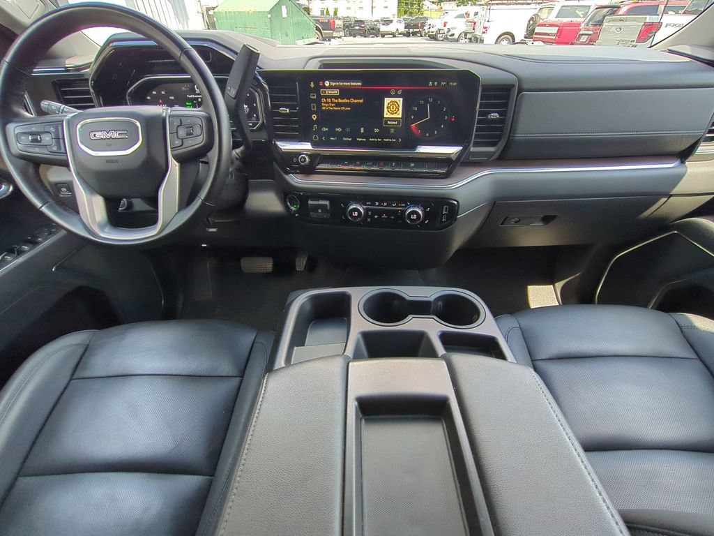 Used 2025 GMC Sierra 1500 SLT RWD image 18