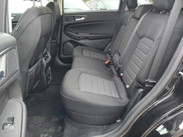 Certified 2022 Ford Edge SE w/ Black Appearance Package image 15