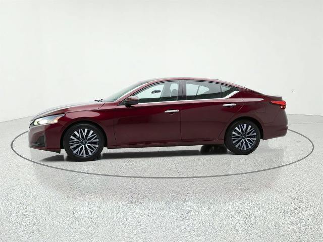 Used 2025 Nissan Altima 2.5 SV FWD image 4