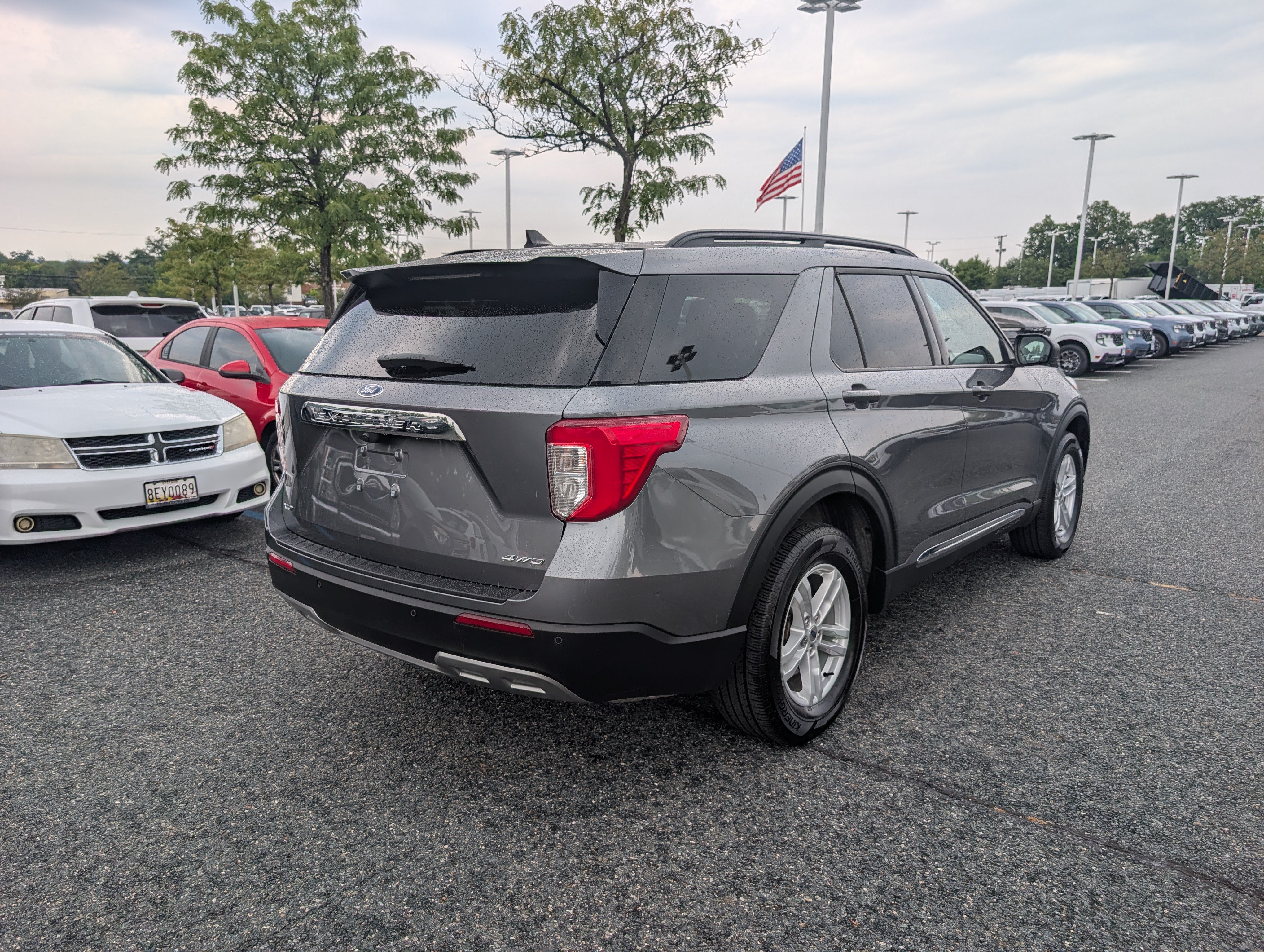 Certified 2024 Ford Explorer XLT w/ Equipment Group 202A AWD/4WD image 3