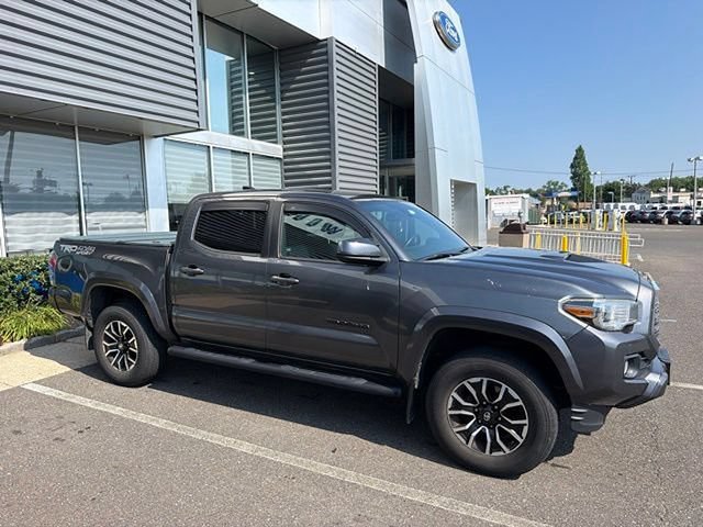 Used 2020 Toyota Tacoma TRD Sport w/ Technology Package AWD/4WD image 2