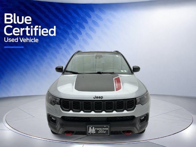 Used 2025 Jeep Compass Trailhawk AWD/4WD image 2
