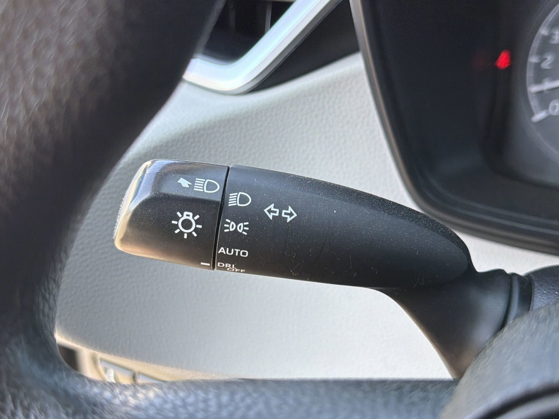 Used 2022 Toyota Corolla LE image 22