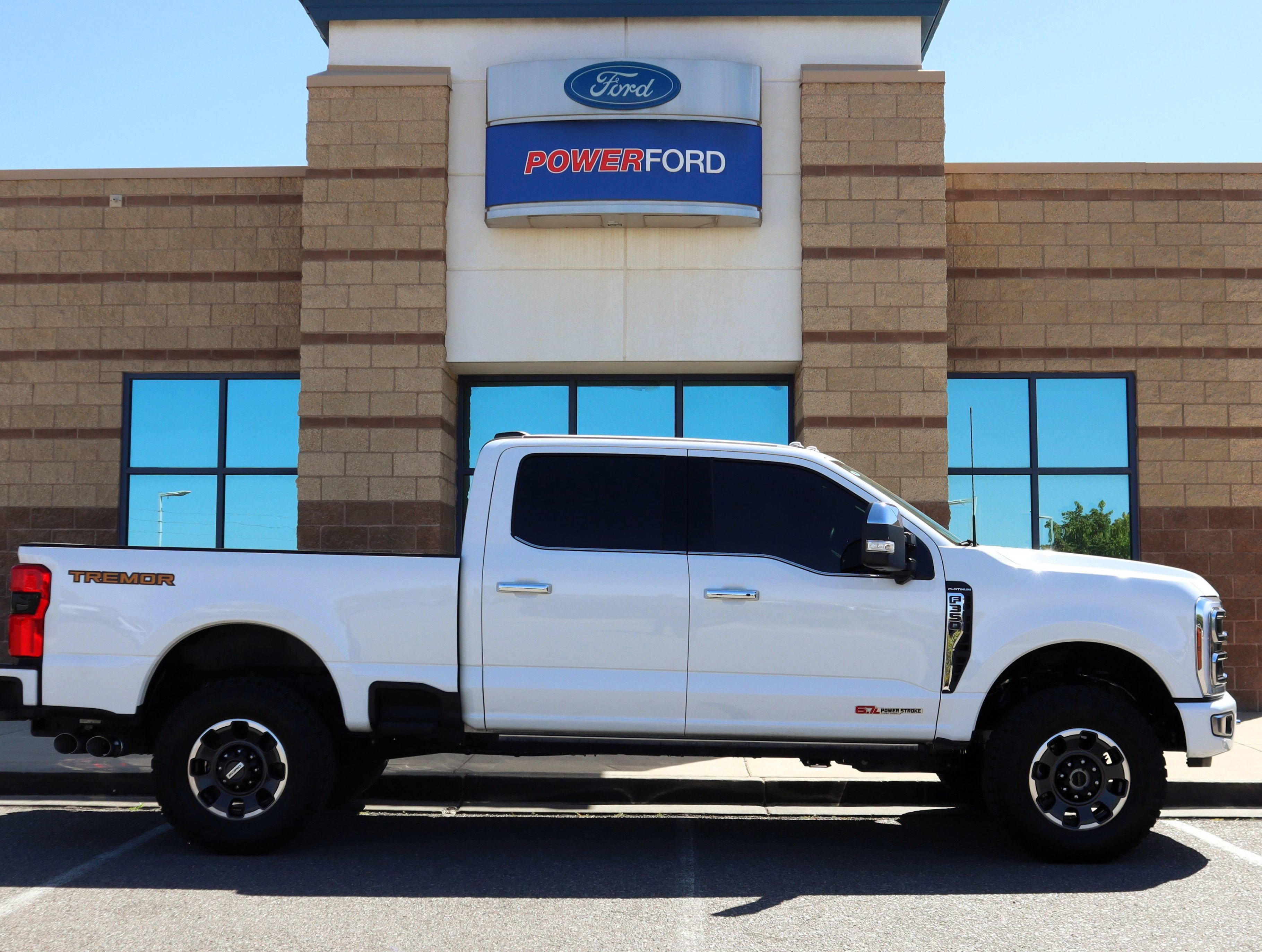 Certified 2024 Ford F350 Platinum w/ Tremor Off-Road Package AWD/4WD image 5