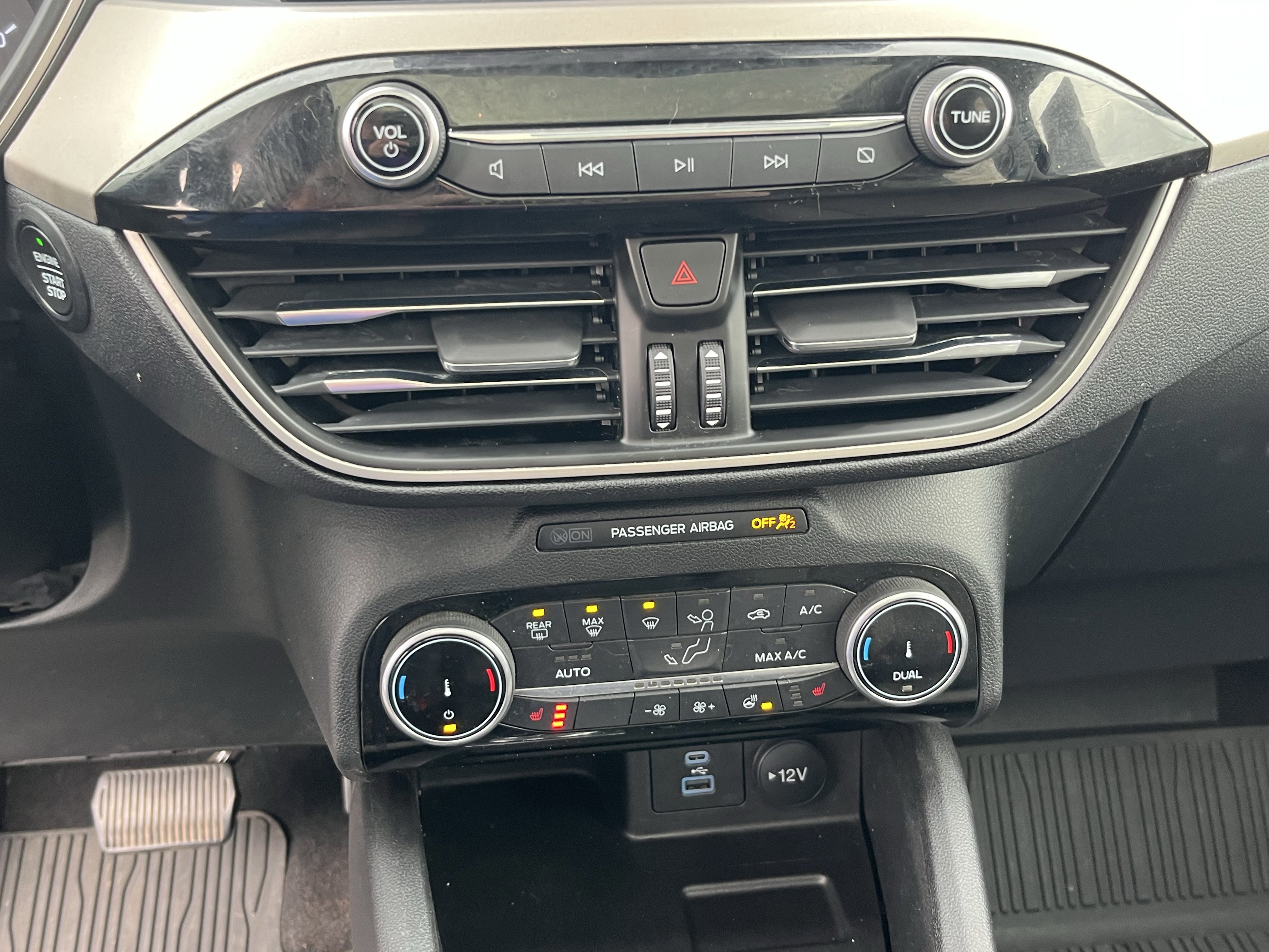 Certified 2022 Ford Escape SE w/ SE Sport Appearance Package image 19