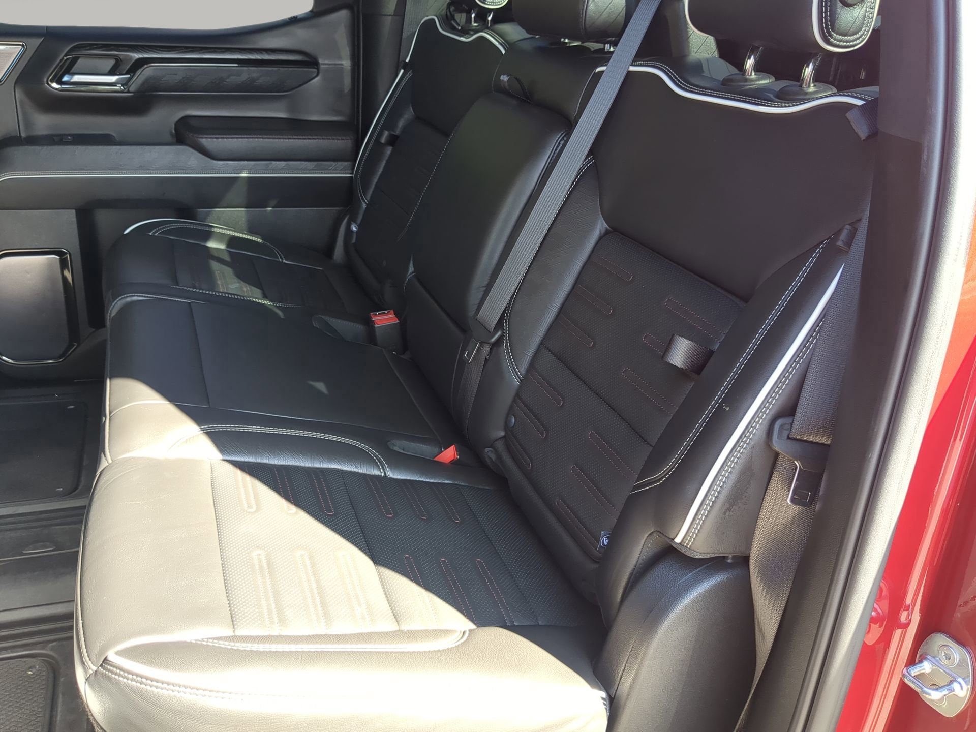 Used 2022 GMC Sierra 1500 AT4X image 46