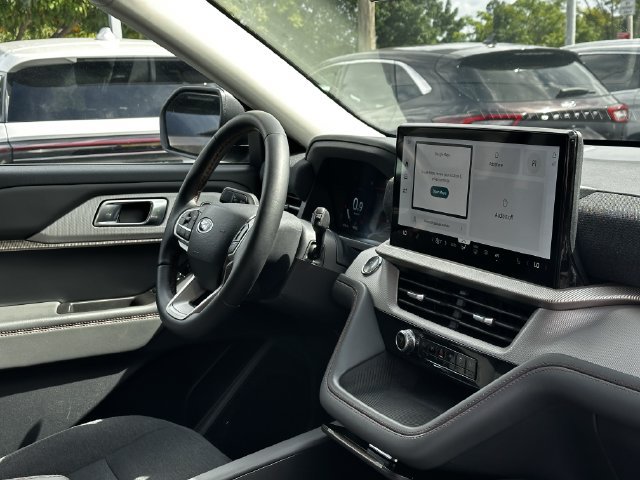 Certified 2025 Ford Explorer Active AWD/4WD image 31