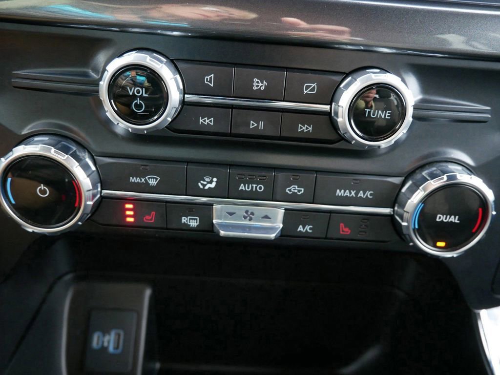 Certified 2022 Ford F150 XLT w/ Equipment Group 302A High image 25