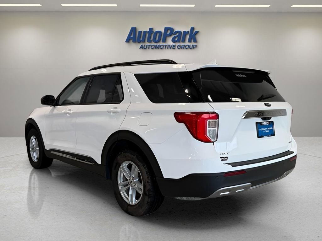 Certified 2022 Ford Explorer XLT image 3