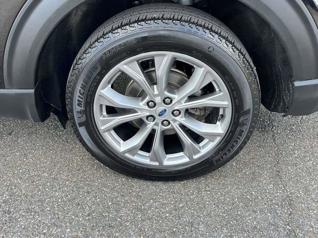 Certified 2023 Ford Explorer Limited w/ Equipment Group 301A image 6