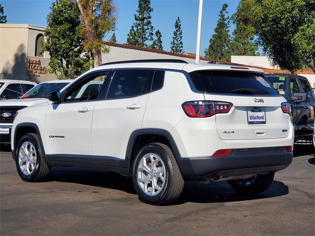 Used 2024 Jeep Compass Latitude image 2