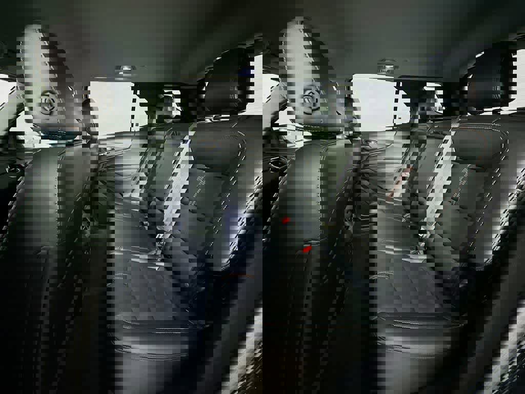 Used 2024 Chevrolet Equinox Premier image 18