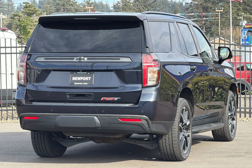 Used 2022 Chevrolet Tahoe RST w/ Luxury Package AWD/4WD image 3