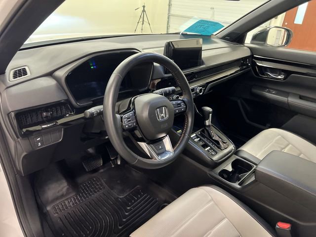 Used 2025 Honda CR-V Sport Touring image 12