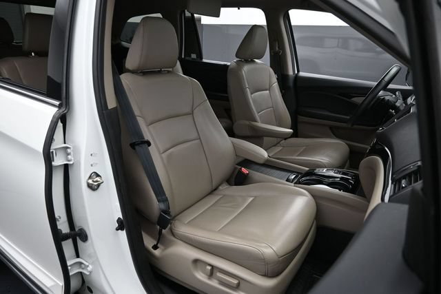 Used 2020 Honda Pilot Touring image 32