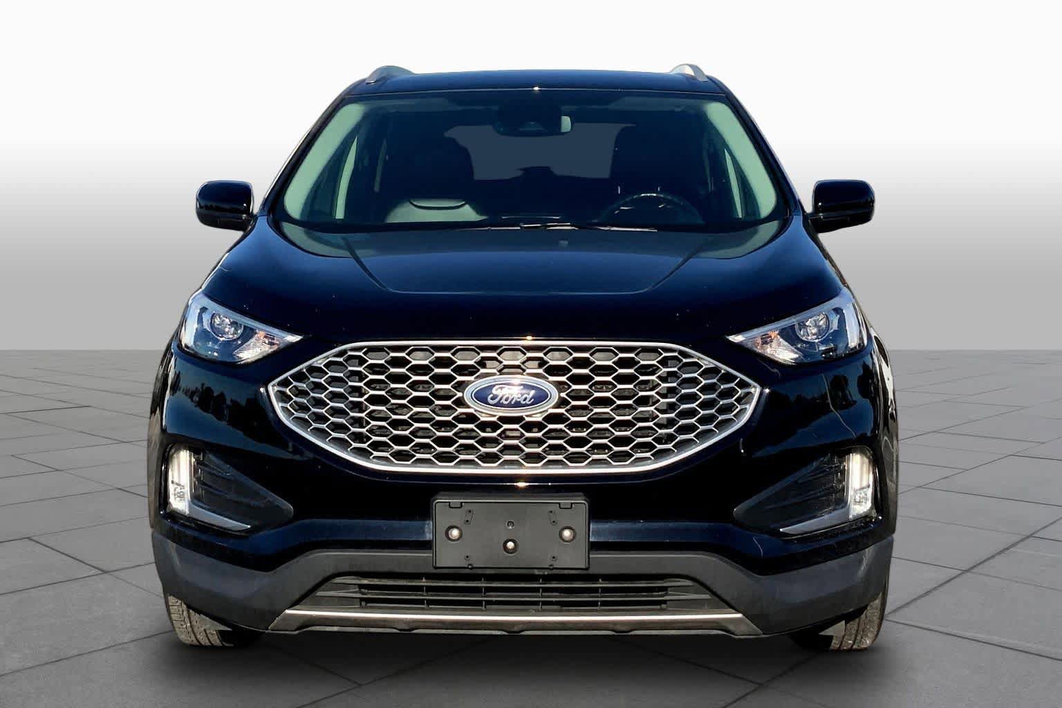 Certified 2023 Ford Edge SEL w/ Convenience Package AWD/4WD image 3