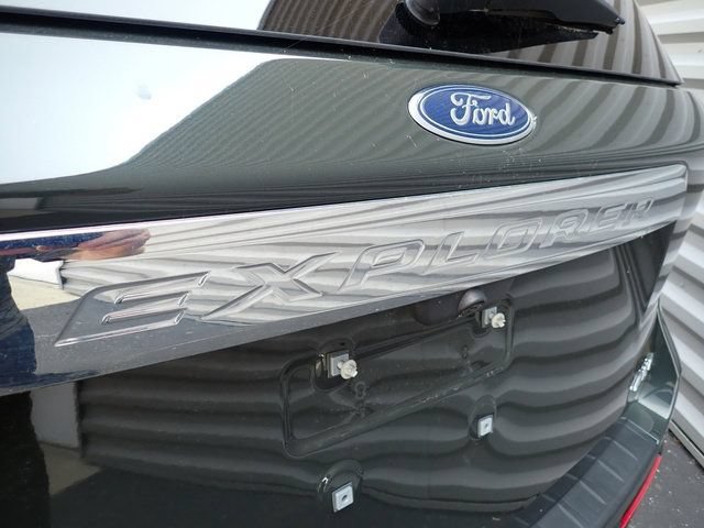 Certified 2024 Ford Explorer XLT w/ Equipment Group 202A AWD/4WD image 5