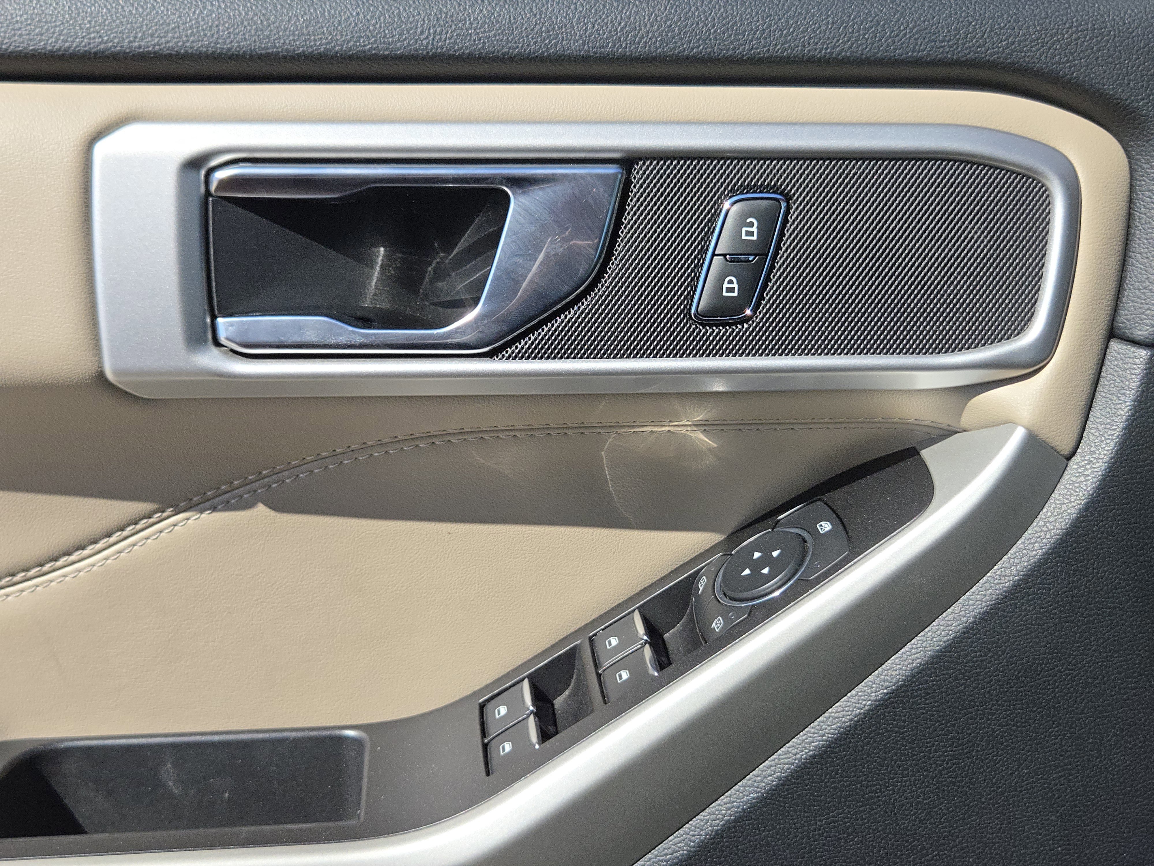 Certified 2022 Ford Explorer XLT w/ Equipment Group 202A image 21