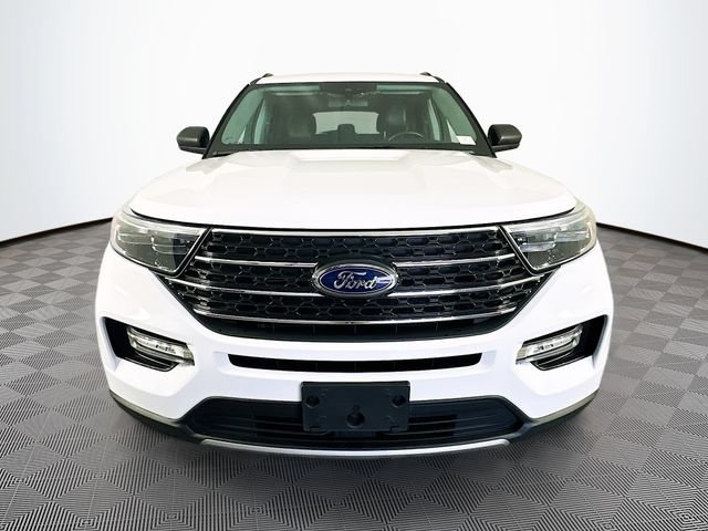 Certified 2023 Ford Explorer XLT w/ Equipment Group 202A AWD/4WD image 5