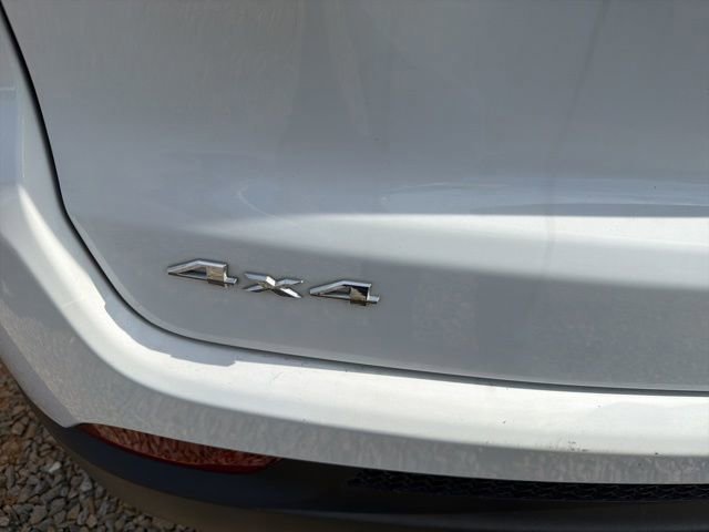 Used 2023 Jeep Compass Sport image 8