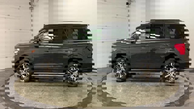 Certified 2023 Ford Expedition XLT AWD/4WD image 2