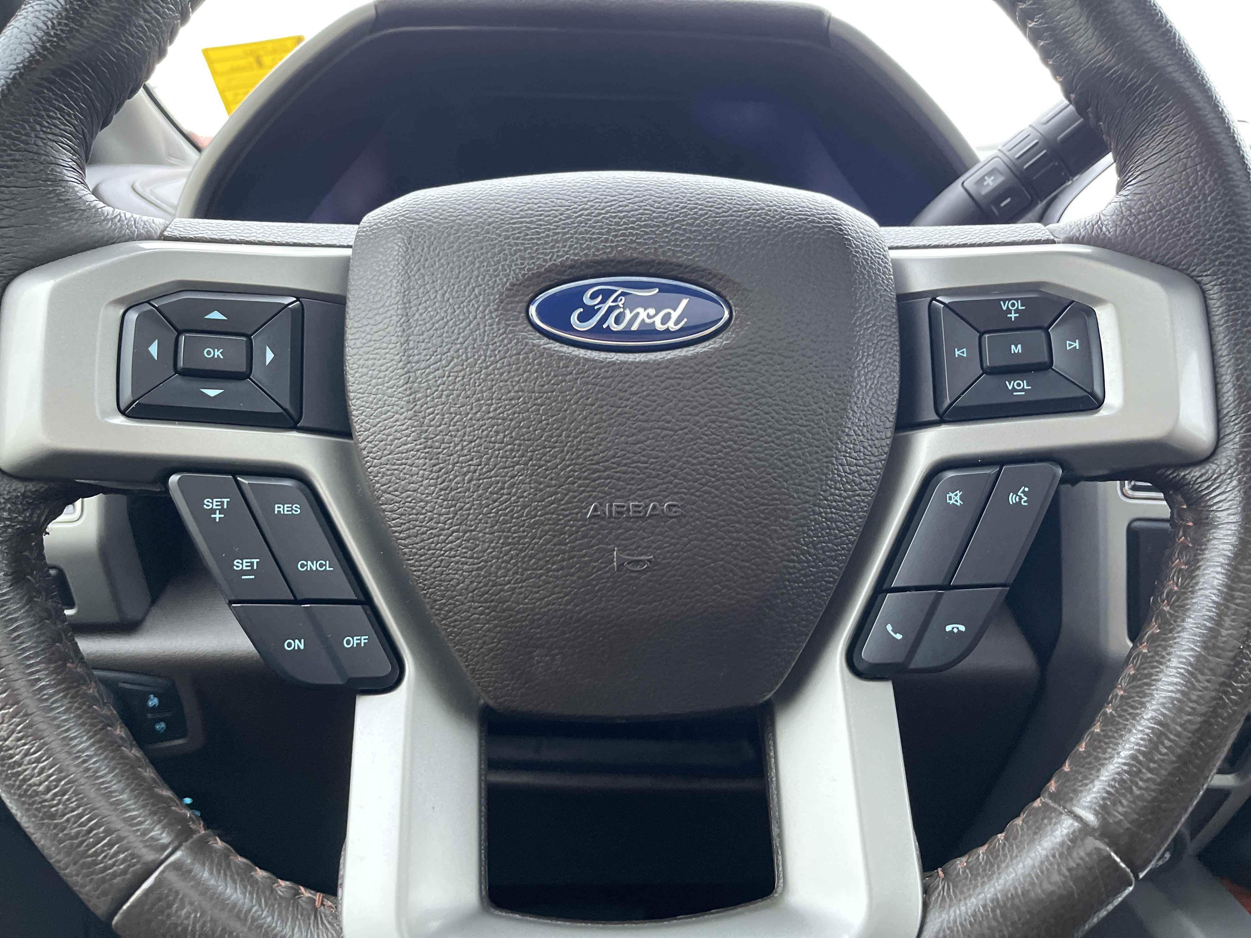 Certified 2020 Ford F350 King Ranch w/ FX4 Off-Road Package AWD/4WD image 16