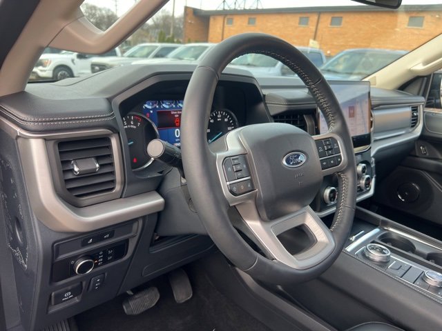 Certified 2024 Ford Expedition XLT image 7