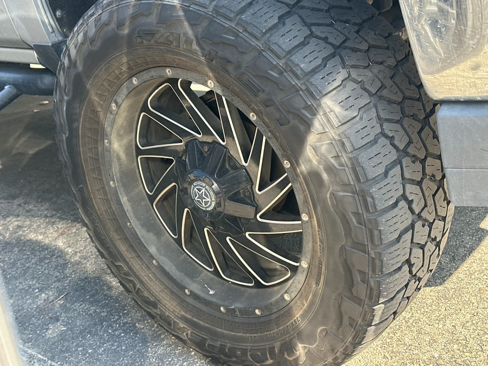 Used 2018 Chevrolet Silverado 1500 LT w/ All Star Edition RWD image 11