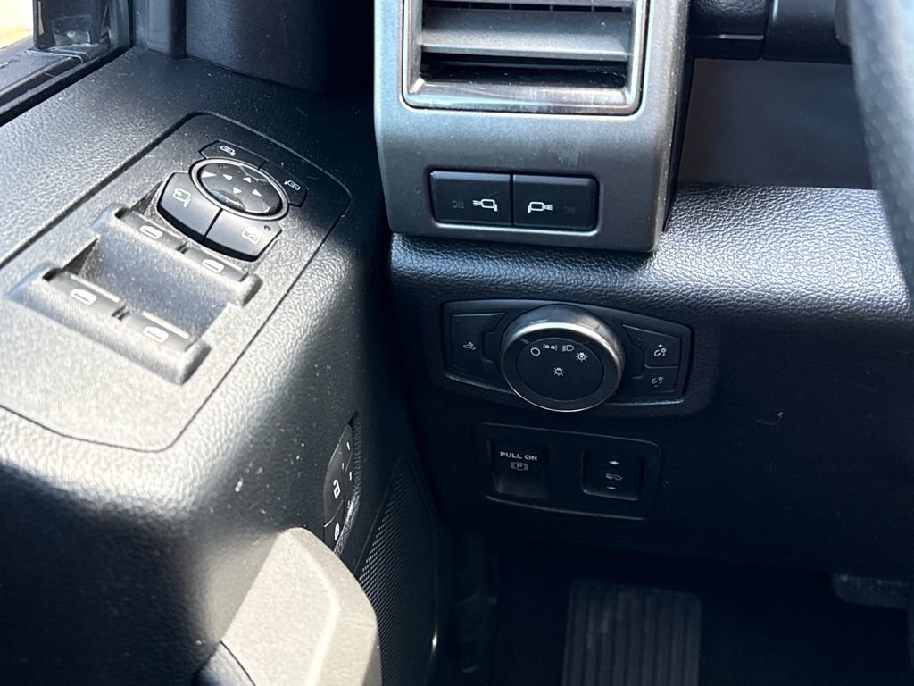 Certified 2020 Ford F150 Raptor w/ Equipment Group 802A Luxury image 23