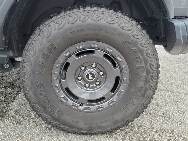 Certified 2023 Ford Bronco Everglades AWD/4WD image 8