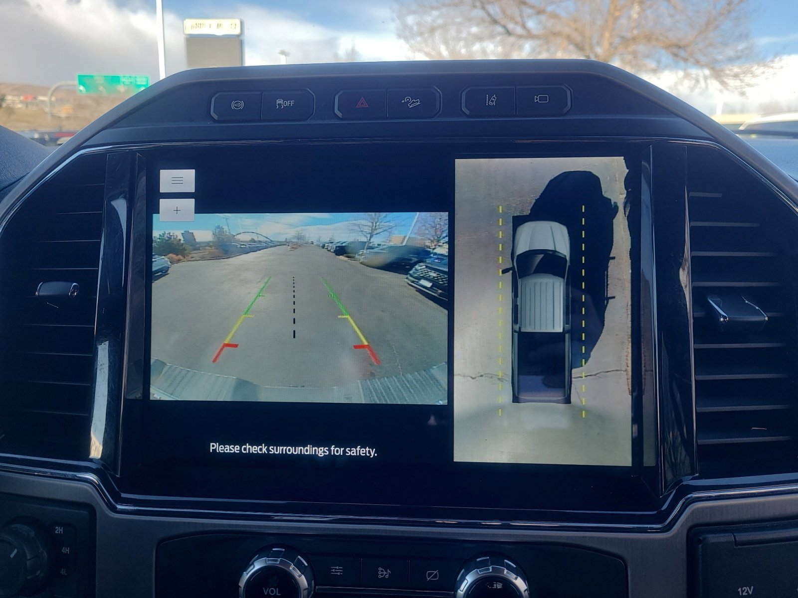 Certified 2022 Ford F350 Platinum w/ FX4 Off-Road Package image 29