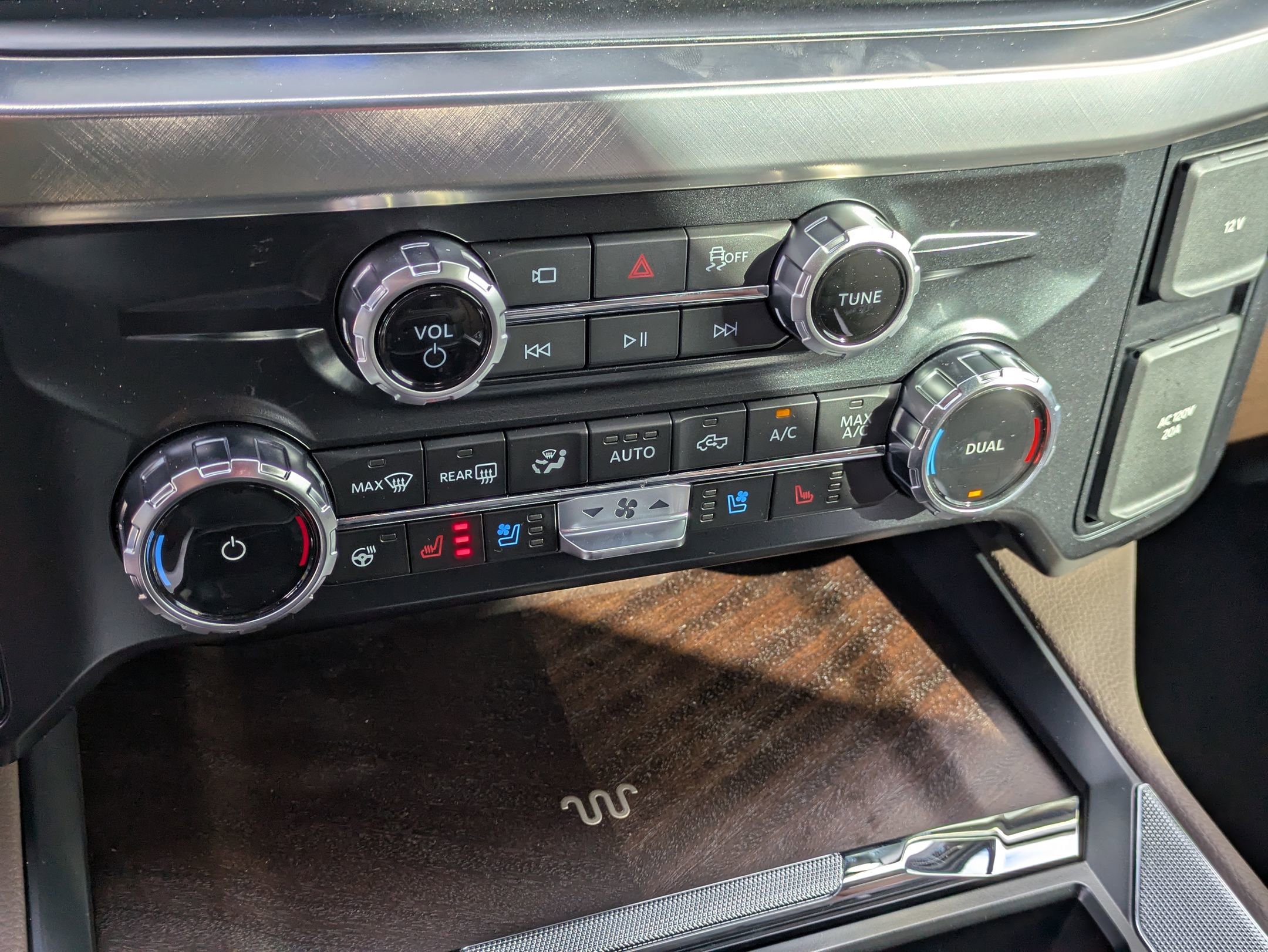 Certified 2026 Ford F250 King Ranch w/ Tremor Off-Road Package image 24