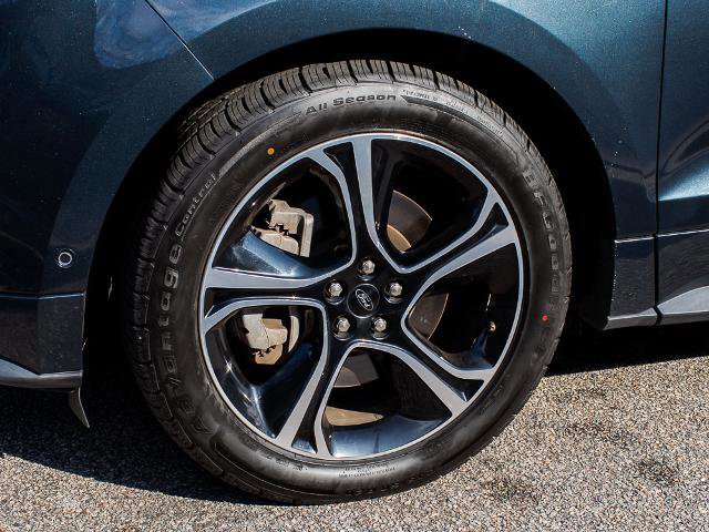 Certified 2022 Ford Edge ST w/ Equipment Group 401A image 5