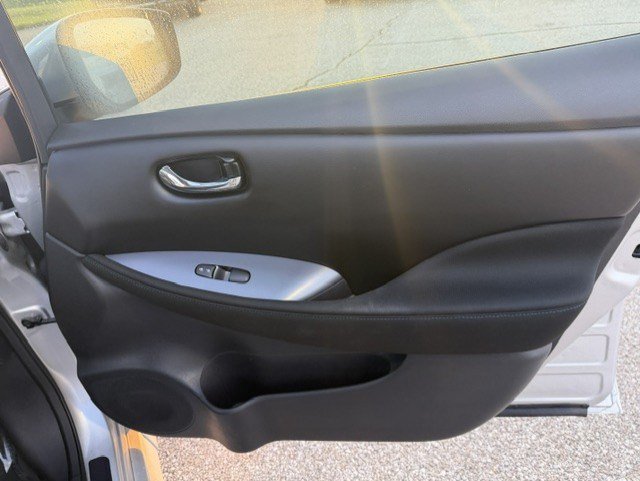 Used 2024 Nissan Leaf S FWD image 32