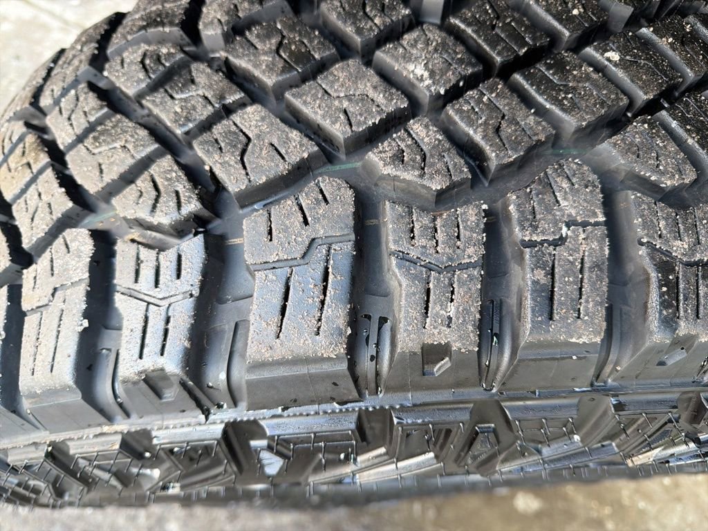 Used 2025 GMC Sierra 1500 AT4X image 48